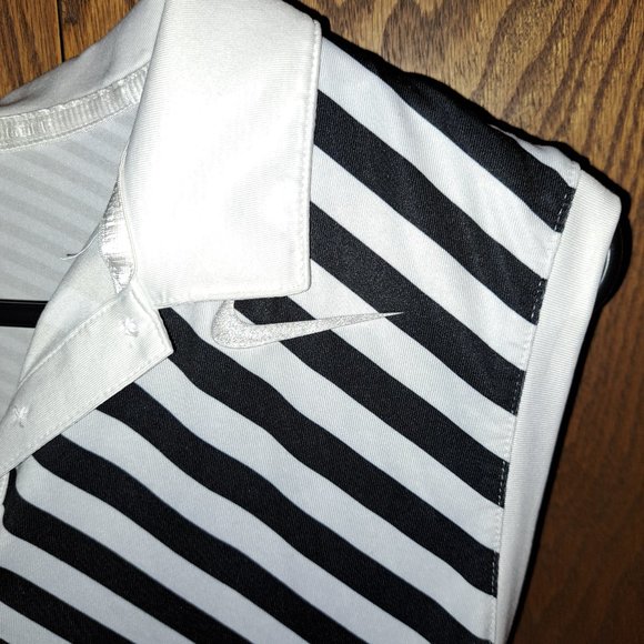 Nike Golf Dri fit Sleeve less Button Top size Large - Picture 4 of 6